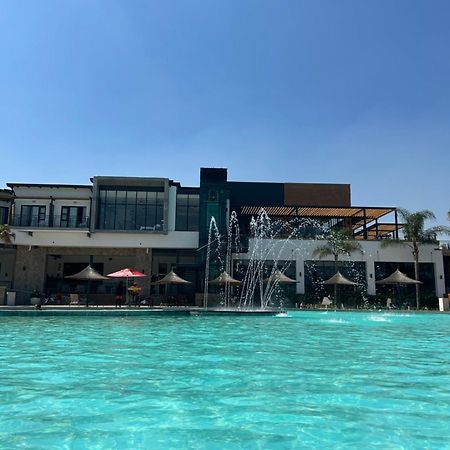 The Blyde Crystal Lagoon Riverwalk Estate Pretoria Bagian luar foto