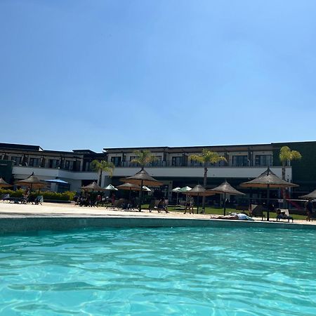 The Blyde Crystal Lagoon Riverwalk Estate Pretoria Bagian luar foto
