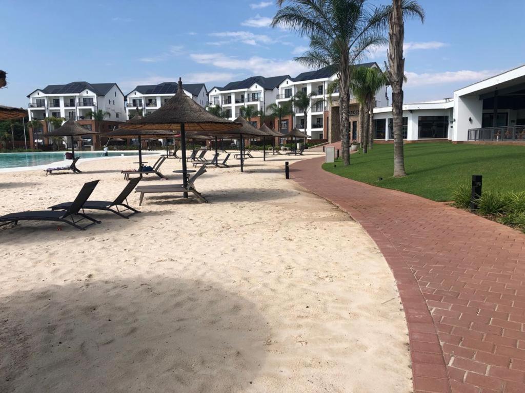 The Blyde Crystal Lagoon Riverwalk Estate Pretoria Bagian luar foto