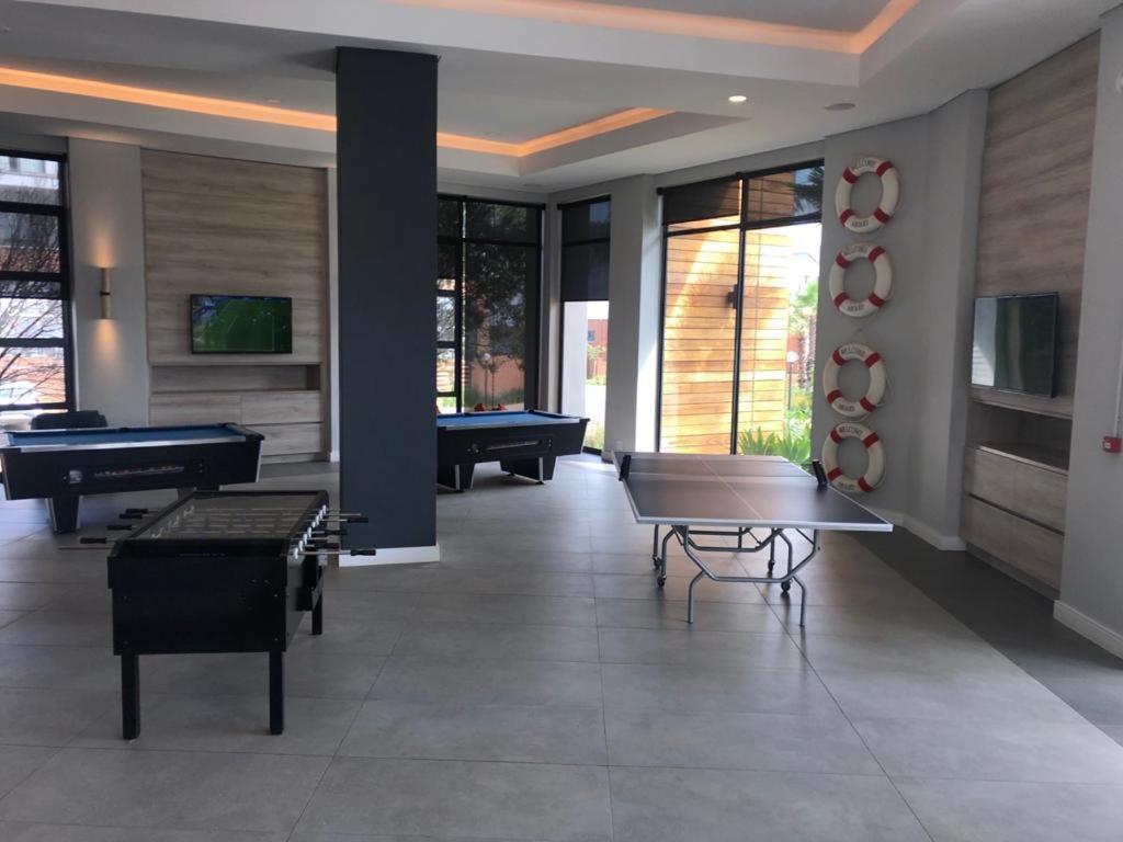 The Blyde Crystal Lagoon Riverwalk Estate Pretoria Bagian luar foto