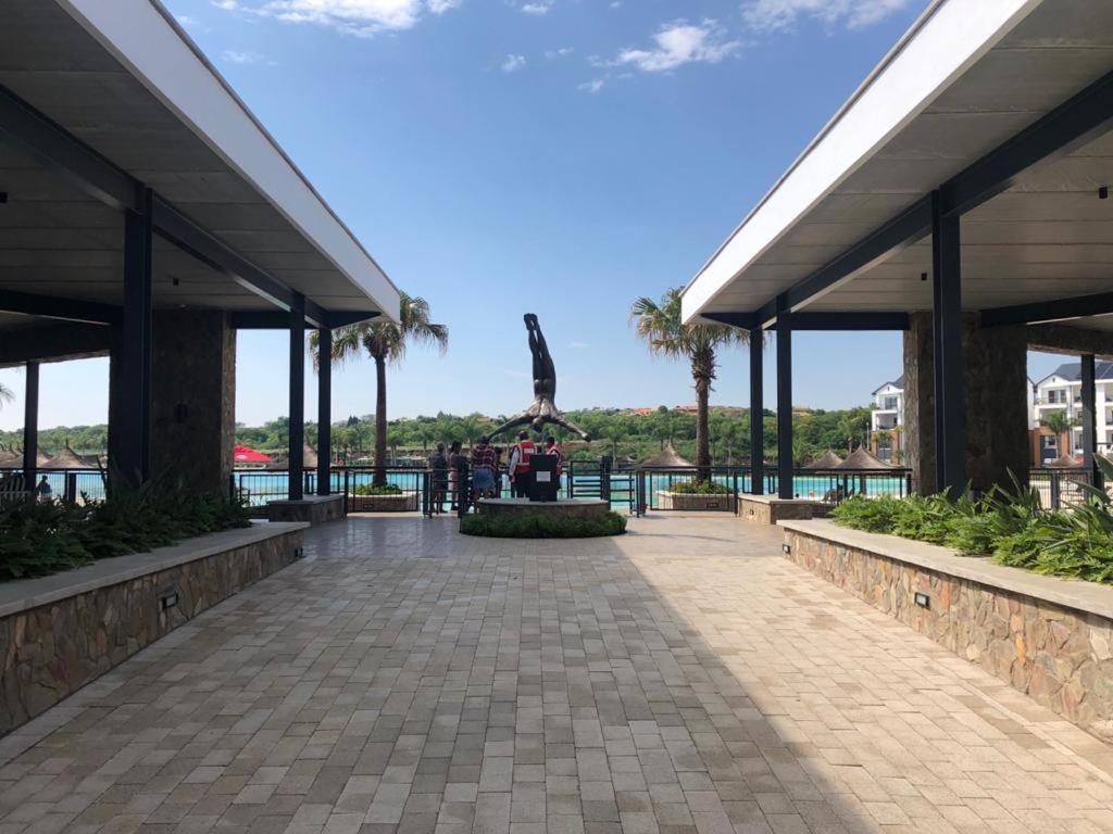 The Blyde Crystal Lagoon Riverwalk Estate Pretoria Bagian luar foto