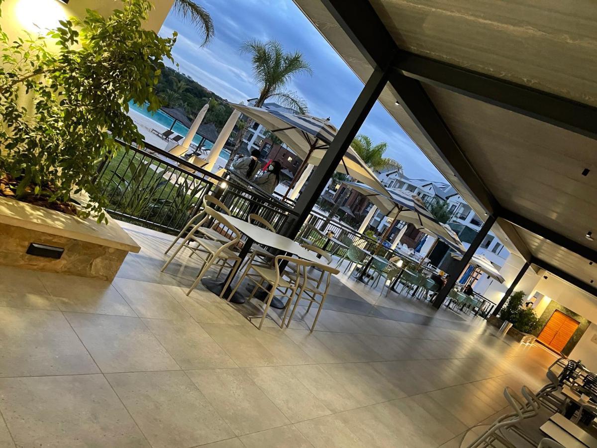 The Blyde Crystal Lagoon Riverwalk Estate Pretoria Bagian luar foto