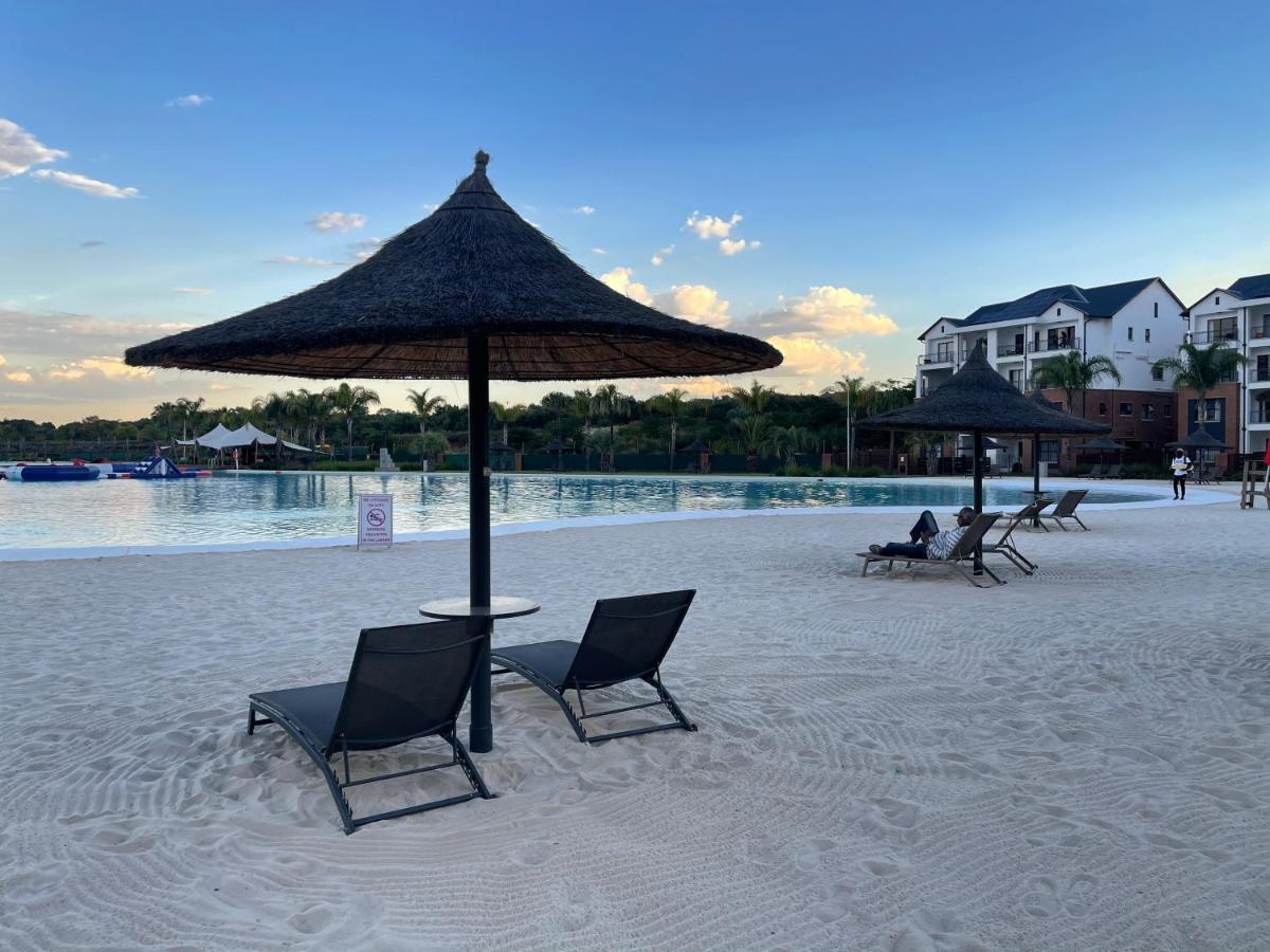 The Blyde Crystal Lagoon Riverwalk Estate Pretoria Bagian luar foto